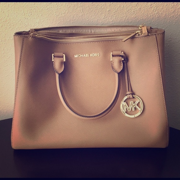Michael Kors Handbags - Michael Kors Leather Handbag